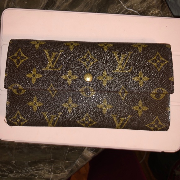 Louis Vuitton Handbags - Auth Louis Vuitton Tresor International Wallet